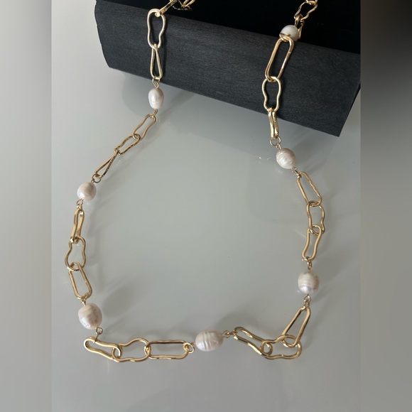 Viral Camila Coelho Coastal Gold Paperclip Chain Necklace with freshwater Pearls - Picture 4 of 4